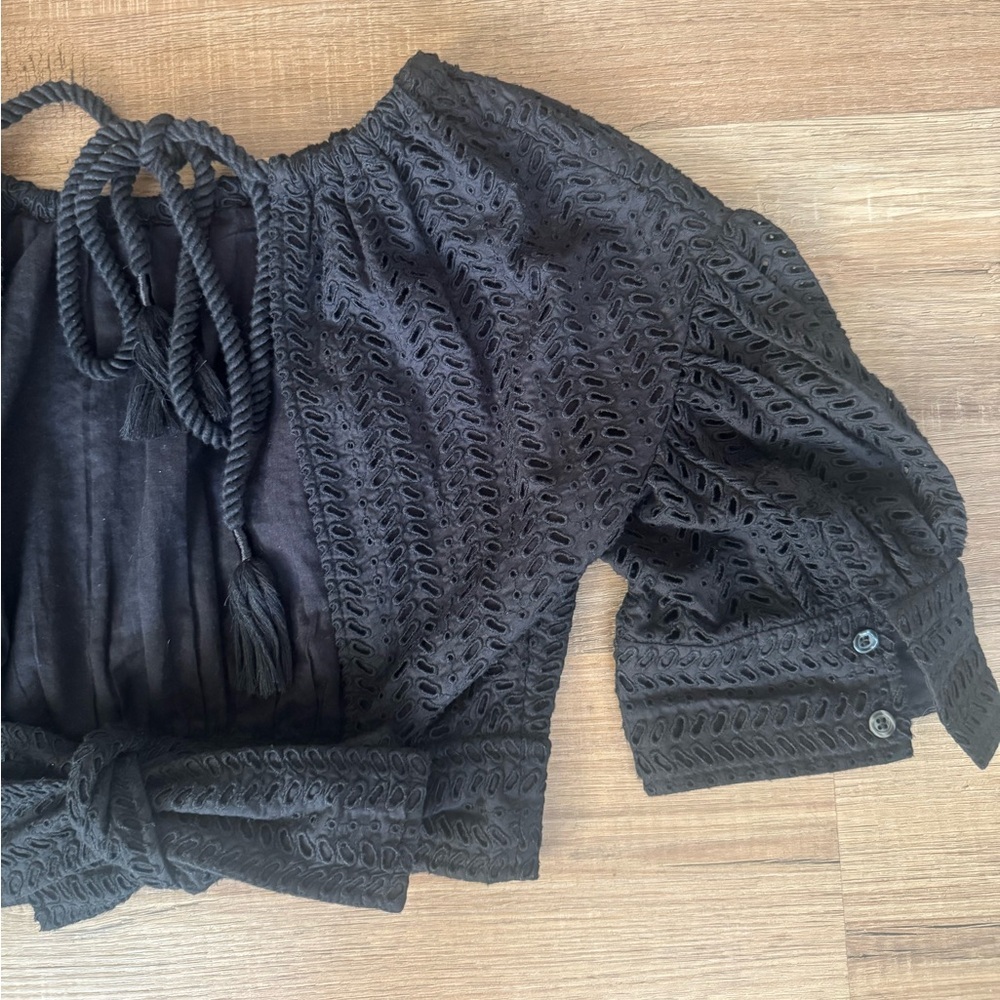 ALC Becca Eyelet Puff Sleeve Black Cut Out Back Crop Top 0 - Picture 6 of 6